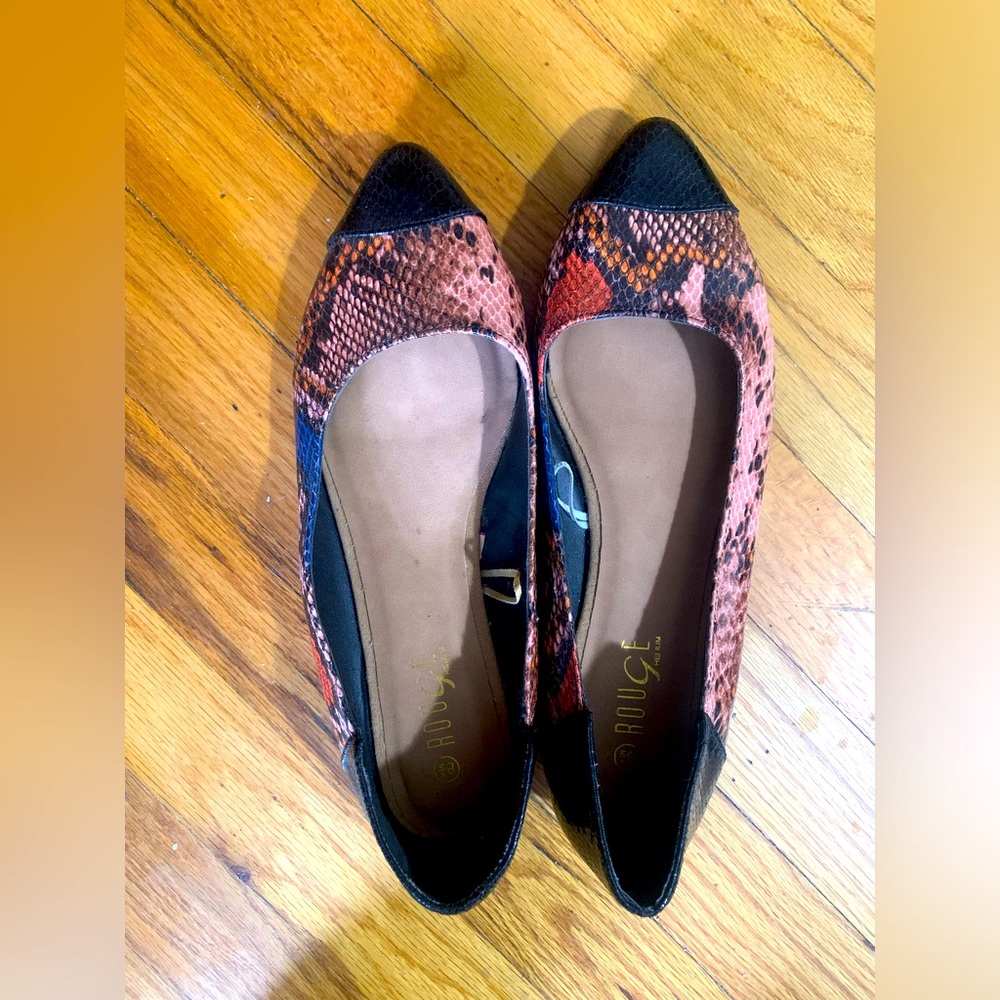 Rouge! Women's Snakeskin Flats in Black and Brown